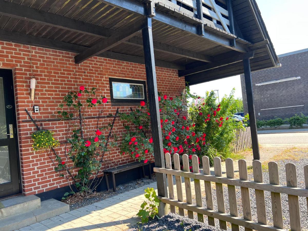 5 Minute Walk To Lego House-2 Bedrooms With Balcony Garden View.Loft Floor Billund  Dış mekan fotoğraf